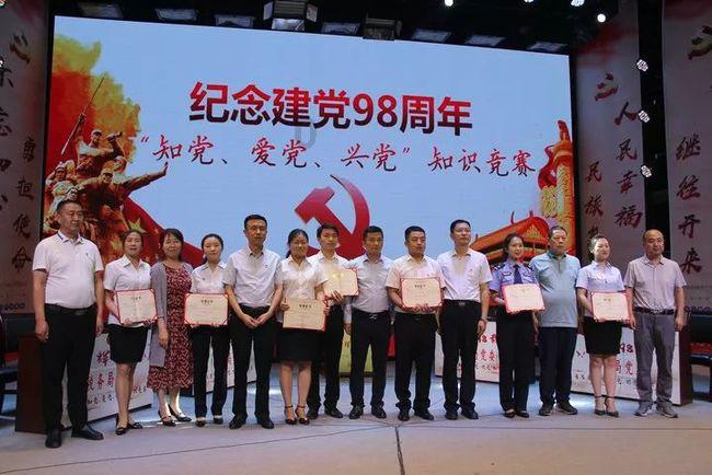 宝宝的第一口辅食应该选择什么，什么时候加比较好？游戏画面